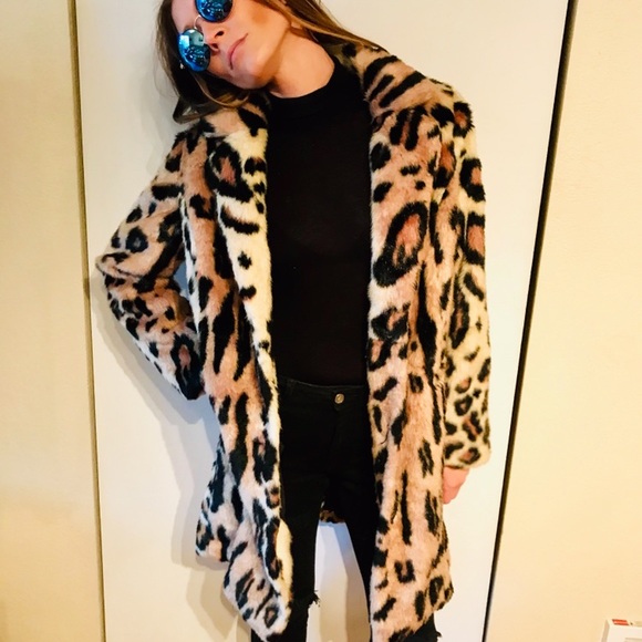 Kendall & Kylie Jackets & Blazers - Kendall & Kylie Leopard Faux Fur Coat